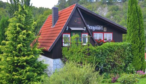 One-Bedroom Holiday Home
