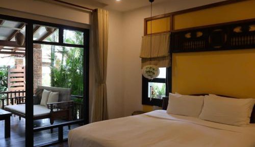 Junior Suite with Balcony