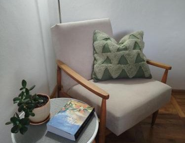 One-Bedroom Apartment - Non-Smoking