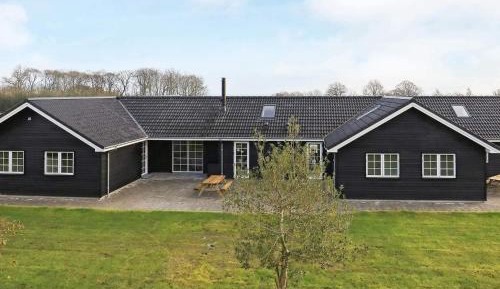 Ten-Bedroom Holiday Home