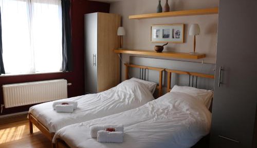 Twin Room with Shower
