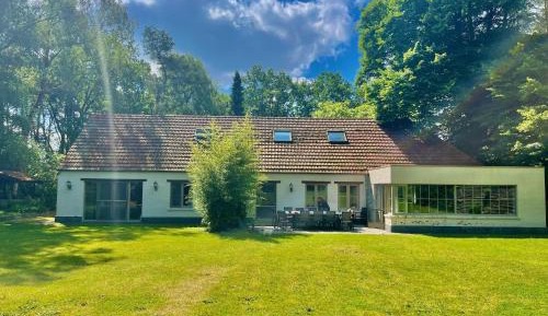 Seven-Bedroom Holiday Home