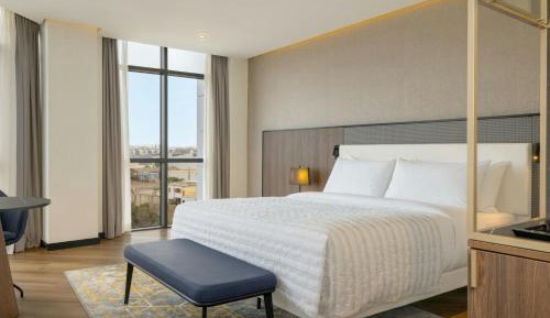 Junior King Suite