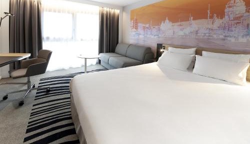 Superior Queen Room with Sofa Bed