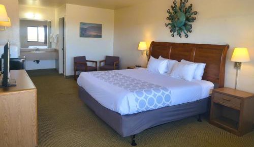 One King Bed Nonsmoking