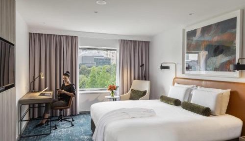 Deluxe King Room with City View