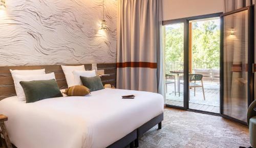 Privilege Family Double Room with Two Bunk Beds and Balcony - Mountain View