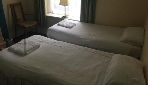 Standard Twin Room with Shared Bathroom