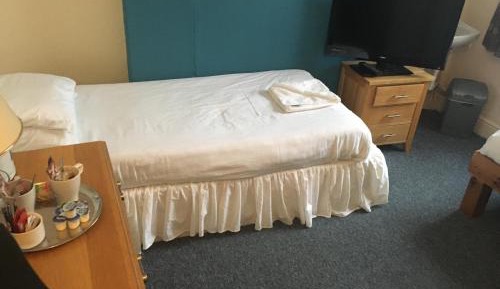 Single Room with Shared Bathroom