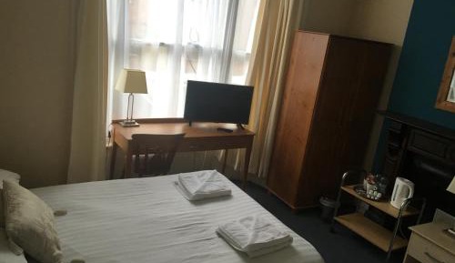 Economy Triple Room with Shared Bathroom