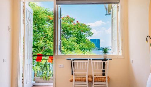 King Room with Lake View