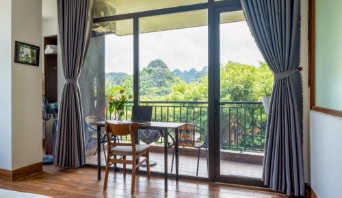 King Room with Mountain View
