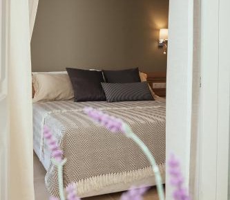 Luxury Studio with Balcony and Castle View