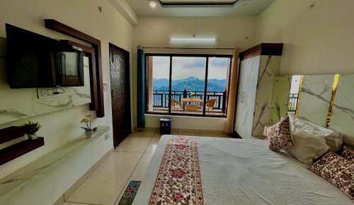 Queen Room with Balcony