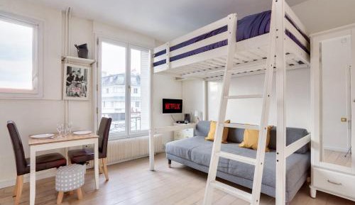 Apartment with Shower