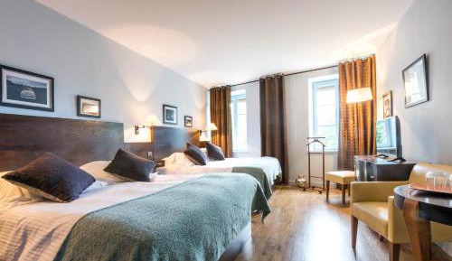 Quadruple Room with Private Bathroom