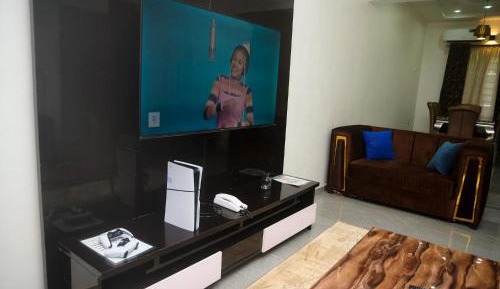 Three-Bedroom Standard Apartment