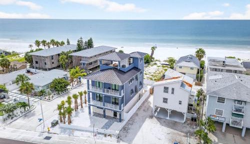 Five-Bedroom Holiday Home
