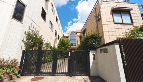 Three-Bedroom Premium Apartment