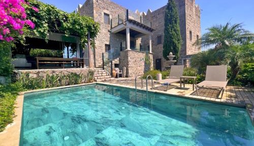 Five-Bedroom Villa