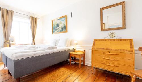 Large One-Bedroom Apartment