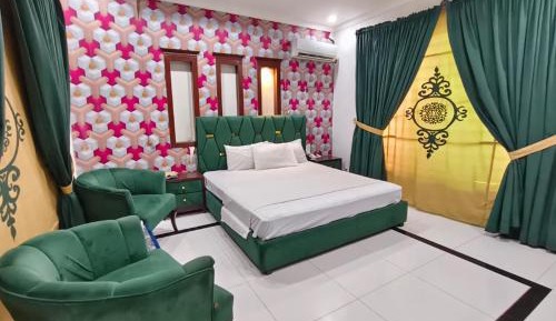 Deluxe King Room