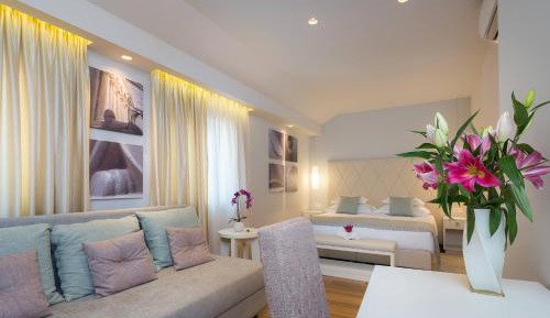Deluxe Double or Twin Room with City View