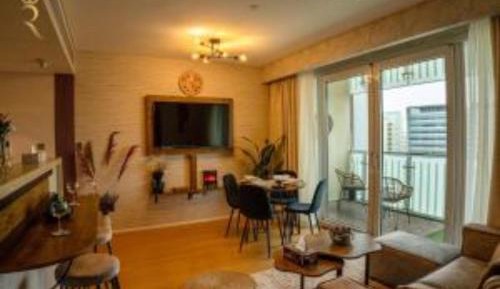 One-Bedroom Apartment with Balcony