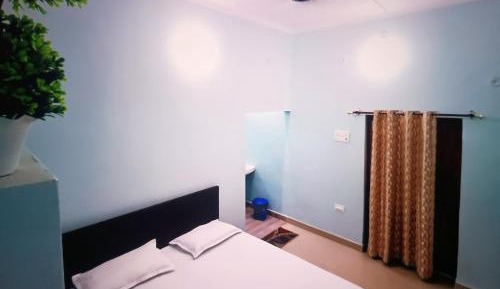 Deluxe Room (2 Adults + 1 Child)