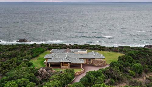 Four-Bedroom Deluxe Home - Oceanfront