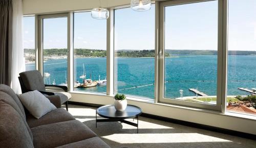 Junior Suite with Balcony and Sea View