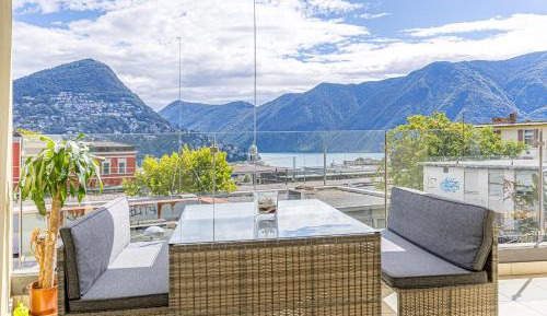 Two-Bedroom Apartment with Lake View