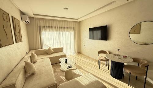 One-Bedroom Apartment with City View