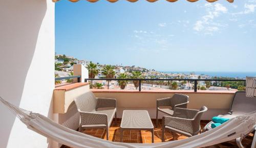 Deluxe 1 Bedroom Apartment with Balcony