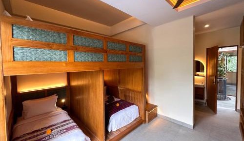 Bunk Bed in Mixed Dormitory Room