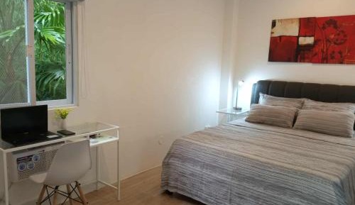 Deluxe Queen Suite