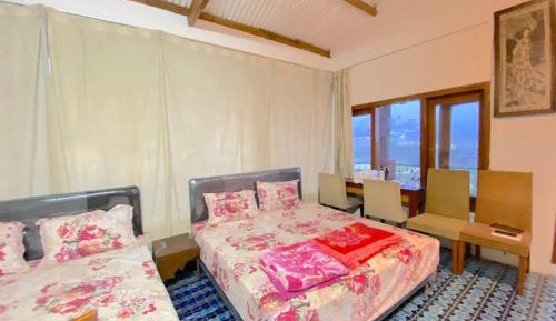 Mixed Dormitory Room