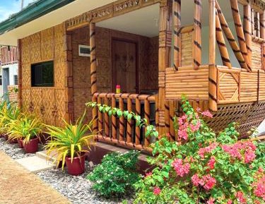 Bungalow with Garden View
