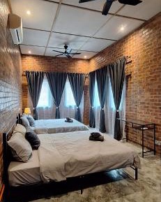 Quadruple Room with Private Bathroom
