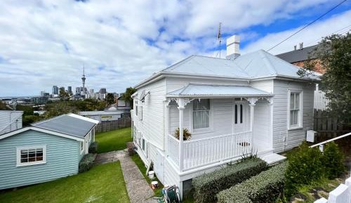 Queen Room with Garden View