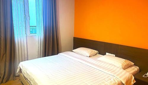 Business Queen Room (with Window)