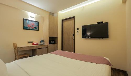 Queen Room