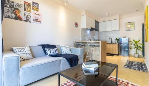 One-Bedroom Apartment