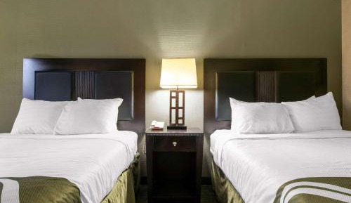 Deluxe Queen Room with Two Queen Beds