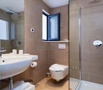  One-Bedroom Apartment with Partial Sea View - Ground Floor 