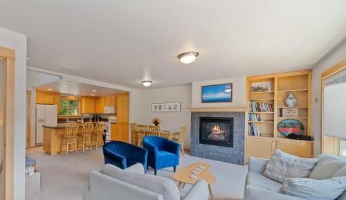 Four-Bedroom Holiday Home