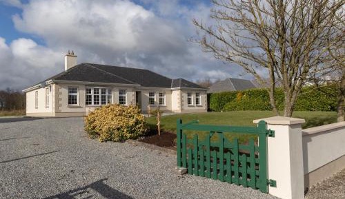 Four-Bedroom Holiday Home
