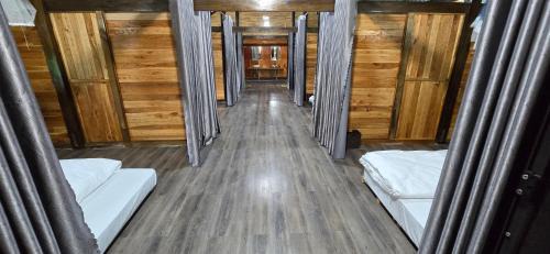 Mixed Dormitory Room