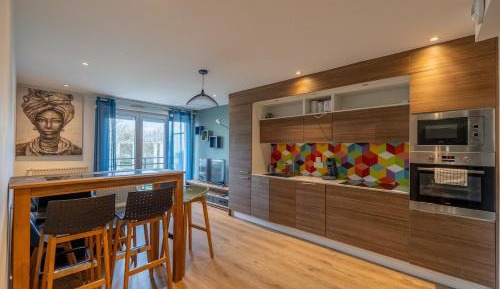Three-Bedroom Apartment with Balcony
