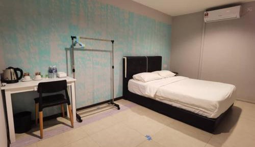 Standard Double Room with Shared Bathroom